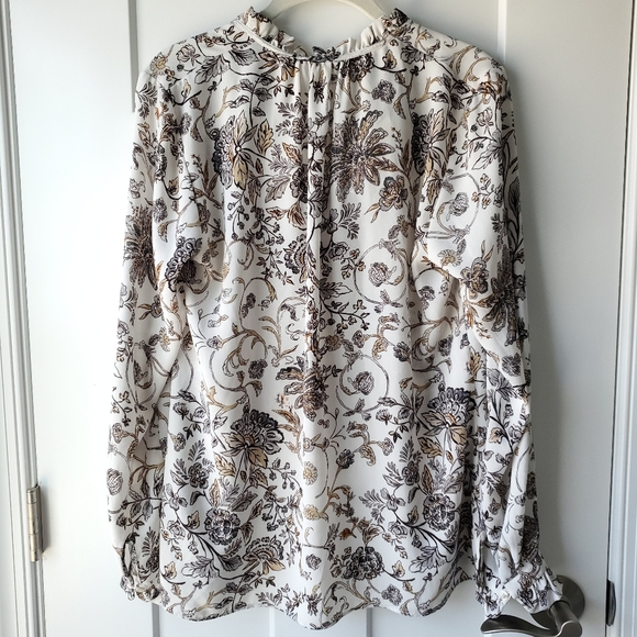 Rose + Olive Women's Blouse Long Sleeve Floral Cream Lightweight Size Medium - Picture 13 of 14